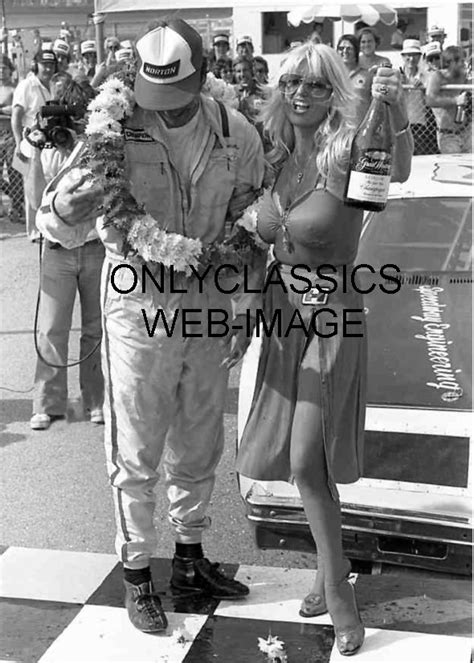 SEXY TROPHY GIRL LINDA VAUGHN AUTO RACING PHOTO CHEESECAKE BUSTY BLONDE PINUP