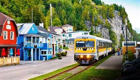 Charlevoix Québec Le Train Decouvertes Des Villages De La Region