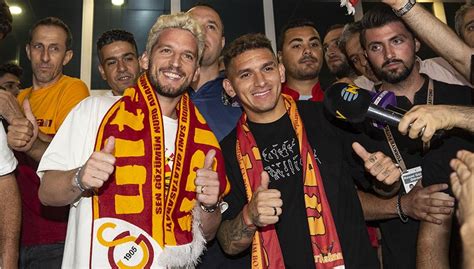 Les nouveaux transferts de Galatasaray Torreira et Mertens reçoivent