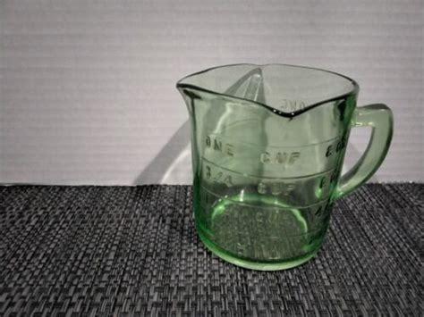 Vintage Hazel Atlas Green Depression Glass Measuring 1 Cup 8 Oz 3