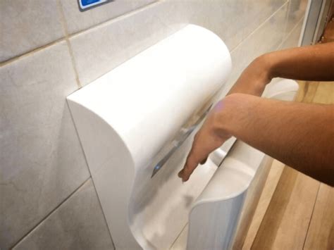 Hand Dryer Vs Paper Towel Who Wins The Battle