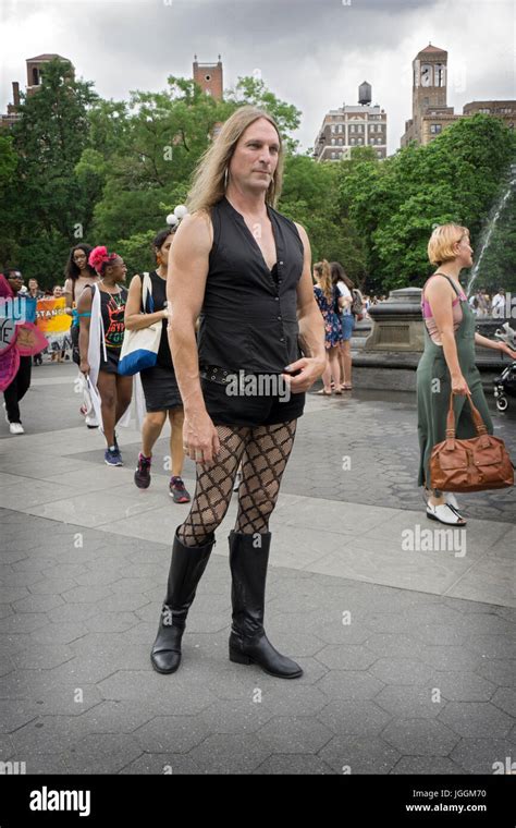 Eine Transgender Frau Bei Der Trans Day Aktion Rallye Am Washington Square Park In Greenwich
