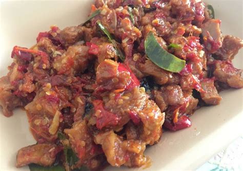Anda bisa menyiapkan oseng daging sapi simpel (bisa banget buat menu sahur) menggunakan 10 bahan dan 5 tahap pembuatan. Resep Oseng Mercon Daging Sapi oleh Meilisa Asmarani - Cookpad