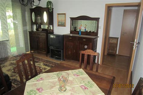 Darunter sind 23 wohnimmobilien und 2 gewerbeimmobilien. Unterkunft Ferienwohnung FeWo Apartment Room Wohnen auf ...