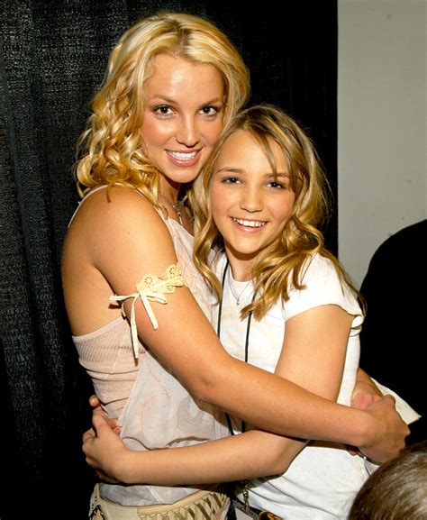 Jamie lynn spears , the younger sister of britney spears, is a married women. Britney Spears Congratulates Sister Jamie Lynn on Baby's Birth
