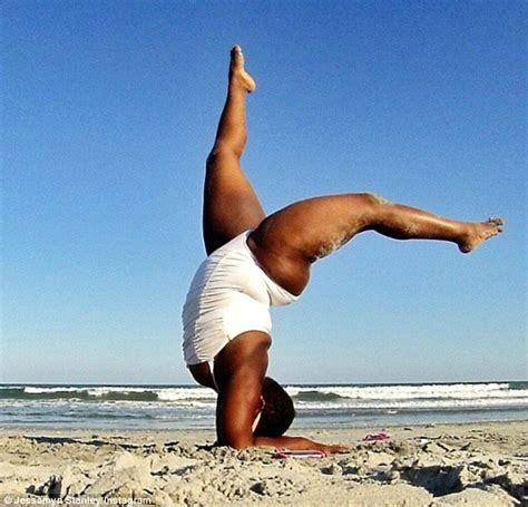 Plus Size Yoga Teacher Jessamyn Stanley Urges Curvy Women To Fight Skinny Stereotypes Daily