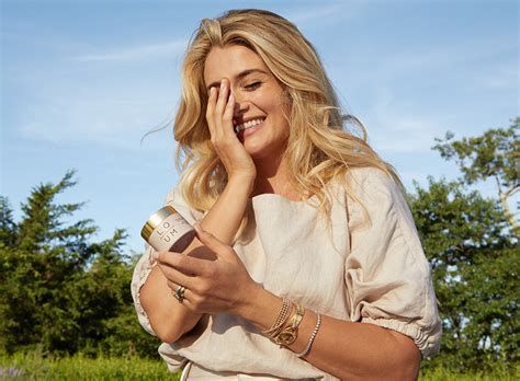 Daphne Oz Uses This Skin Care Line To Self Care And Fight Stress Newbeauty