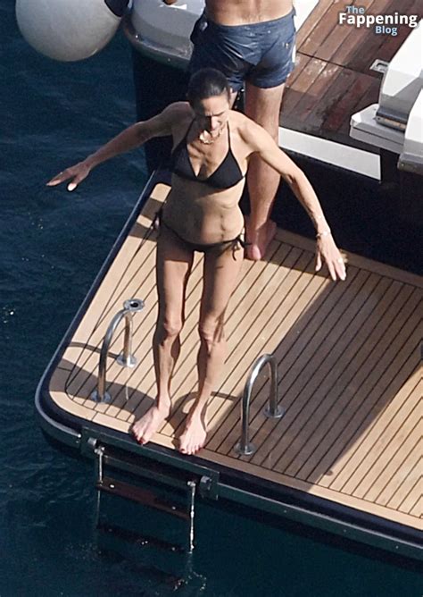 Jennifer Connelly Shows Off Her Toned Bikini Body While Enjoying A Summer Holiday With Paul