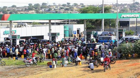 Falta De Combustíveis Em Angola Faz Disparar Preços No Mercado Paralelo Mmo