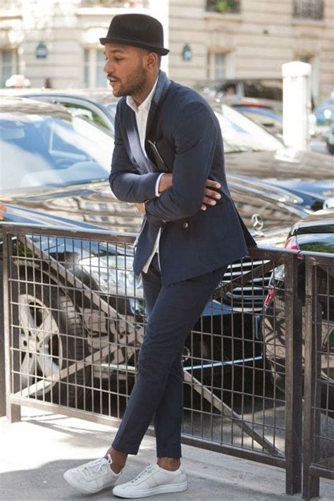 Pep guardiola speaking english, spanish, italian, german and catalan. ¿Quieres usar tus tenis con traje? Te damos 18 consejos