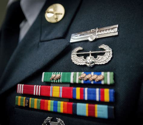 Aviation Chief Warrant Officer Earns Parachutist Badge