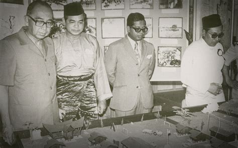 178 x 257 jpeg 12kb. Tun Abdul Razak, Bapa Pembangunan Malaysia