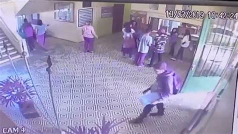 Vídeo Mostra Momento Em Que Atiradores Entram Na Escola De Suzano