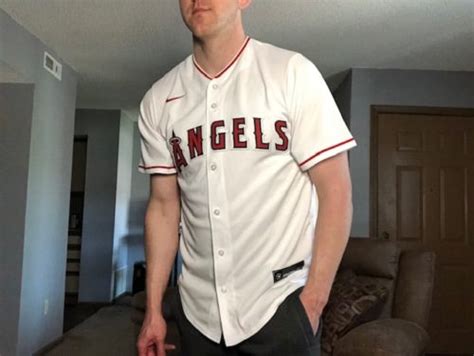 how do you know if a baseball jersey is authentic baseball wall