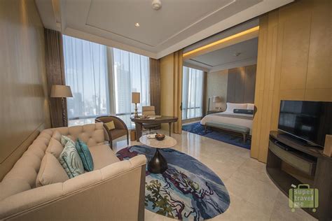Discover raffles jakarta, hotel in jakarta and enjoy the hotel's spacious, comfortable rooms. Raffles Jakarta - Signature Room 1G7A4479 | SUPERTRAVELME.com