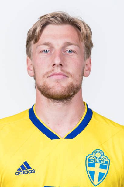 Emil forsberg became the first swedish player to score at a euro since sebastian larsson in. Emil Forsberg Sweden Pictures and Photos - Getty Images in 2020 | Szwecja