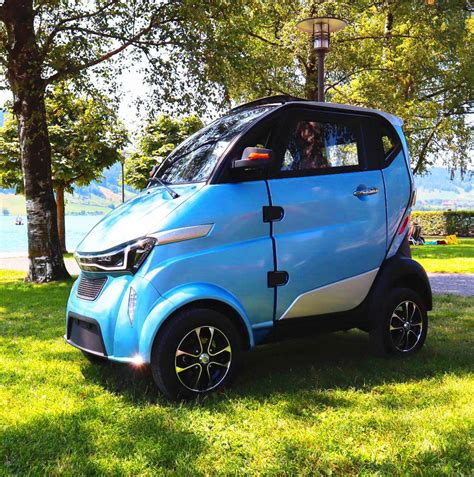 China Mobility 3000w 100ah Li Battery Street Legal Electric Car With