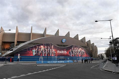 Psg Le Tifo Magnifique Du Cup Pour Psg Man City