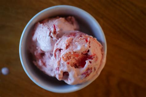 Poires Au Chocolat Pink Peppercorn Strawberry Ice Cream Frozen Yogurt