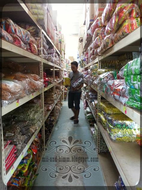 Memburu beyblade malaysia | kedai ni penuh beyblade. Kedai Borong Jajan Super Murah! | AYUE IDRIS
