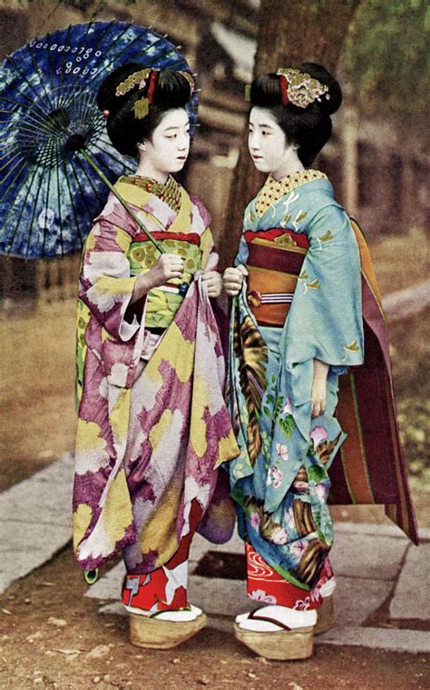 Vintage And Antique Kimonos From Japan Geisha Japanese Costume Japanese Geisha