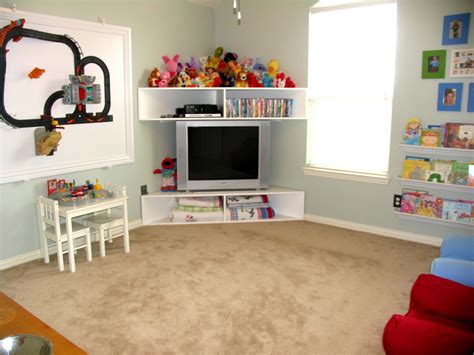 Tv rooms that play with space & dynamics. {Style with Cents}: For the Kids