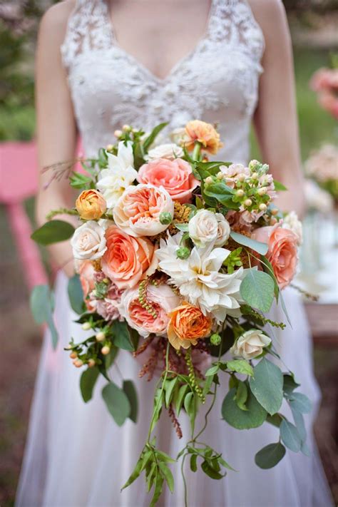 Check spelling or type a new query. Beautiful bouquet in ivory and peach. | Spring wedding ...