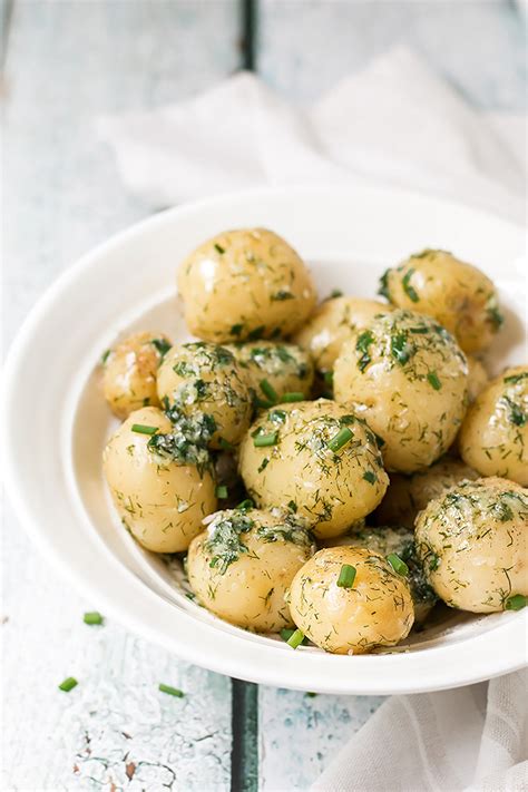With just a bit of butter and no cream, they've got a healthy twist. Baby Potatoes with Dill and Garlic