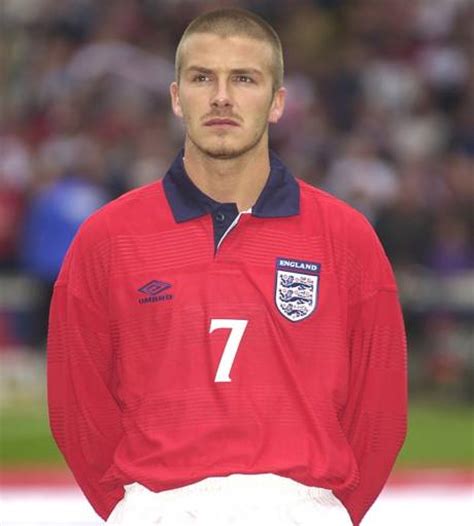 Les matchs de football de l'euro 2021 en angleterre et en ecosse. Angleterre: La carrière de David Beckham en images