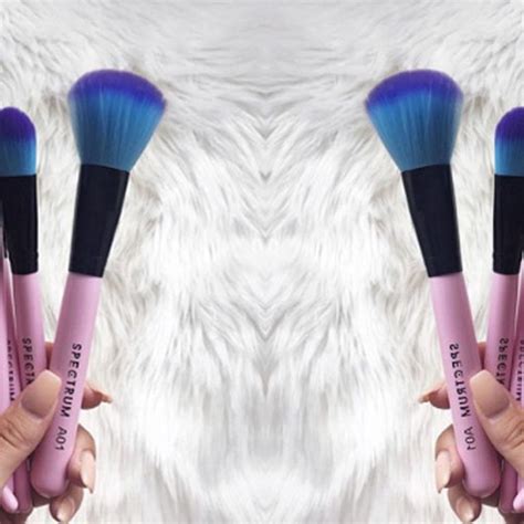 a guide on to how to use makeup brushes like a pro