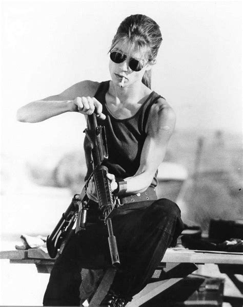 Linda Hamilton From T2 She Was So Badass In This She Ripley From