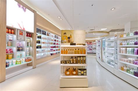 Beauty Products Store Design Display Cosmetic Company