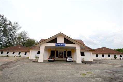 Located about 2 miles from masjid institut veterinar, the chalet offers accommodation for 3 guests. Jabatan Perkhidmatan Veterinar Kemudahan