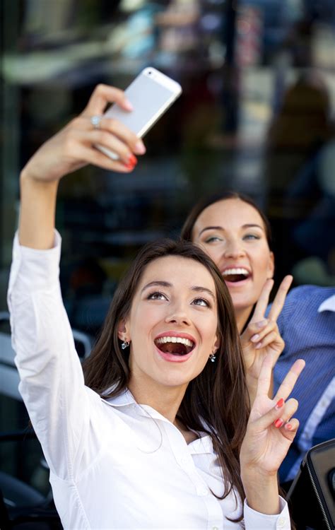 20 Trik Super Agar Foto Selfie Anda Jadi Lebih Menawan Id