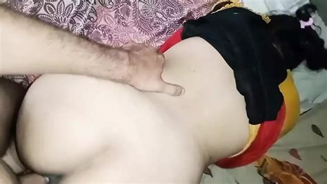 Desi Indian Bhabhi Ne Apne Husband Ka Sath Phone Pa Bat Karta Huay Chudwaiy Q Ka Bhabhi Ka