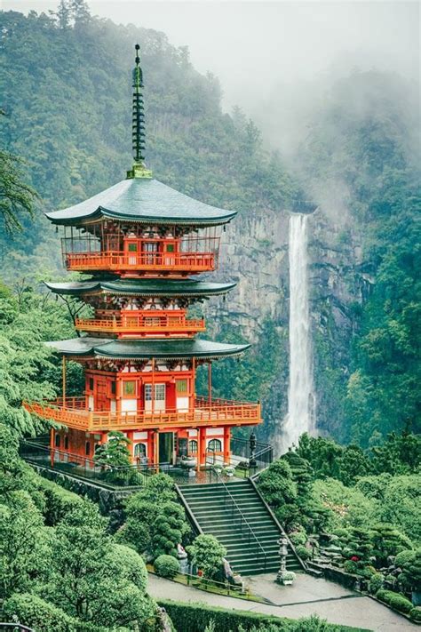 Nachi Falls The Tallest Waterfall In The Country Nachi Falls Is