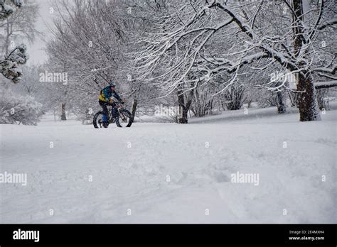 Fat Bike Snow Trees Hi Res Stock Photography And Images Alamy