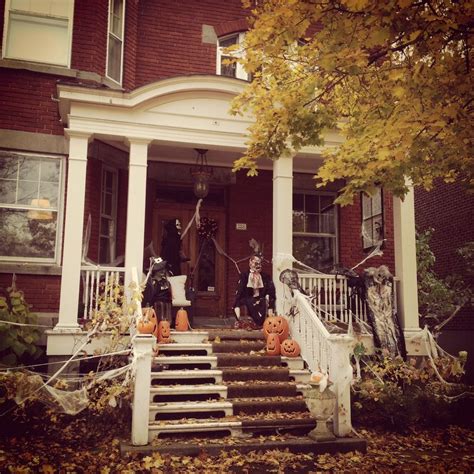 Halloween: la maison la mieux décorée de Montréal | Maison, Porche d