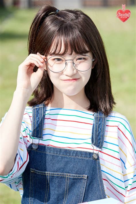 Fromis 9 continuó como un grupo de ocho miembros y lanzó su segundo ep, to. 【t公式】fromis_9、The 2nd Mini Album To. Day Concept Photo 1 ...
