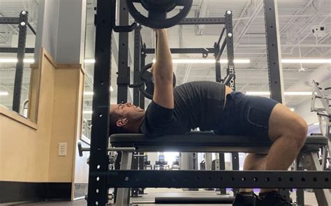 Should You Arch Your Back In A Bench Press Nick Anderson Fitness