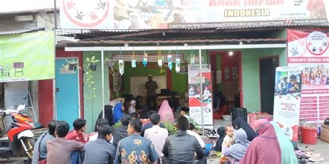 Yayasan sebagai salah satu badan hukum memiliki karakteristik tersendiri antara lain : Suasana Santunan di Yayasan Anak Impian Indonesia