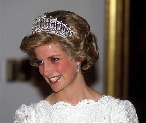 La Princesa Diana Sigue Siendo Un ícono De La Moda People En Español