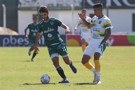Sarmiento tuvo un comienzo irregular de torneo, ya que se ubica en la 14° posición con 5 puntos, producto de una victoria, dos igualdades y una caída. Sarmiento De Junin Escudo : Las chicas de Sarmiento se ...
