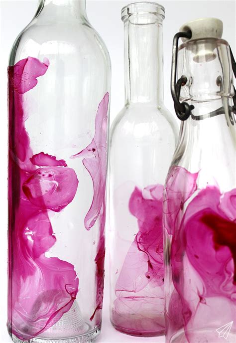 If the polish won't come off with water, cover your nail with olive oil or cuticle oil and try again. How to make: water colour design with nail polish » [es ...