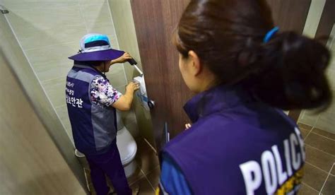 These Women Hunt Hi Tech Peeping Toms In South Korea Where Secret