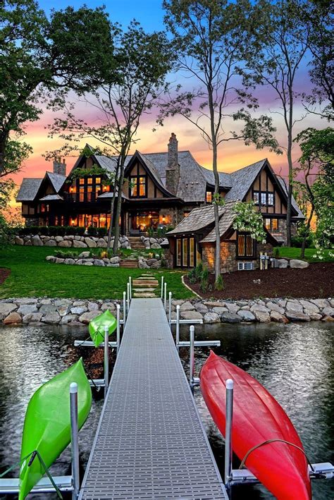 10 Decorate A Lake House