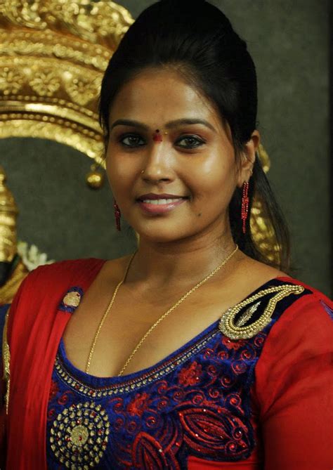 Tamil Cheating Busty House Wife Jaya Hot In Low Cut Chudidar Bulging