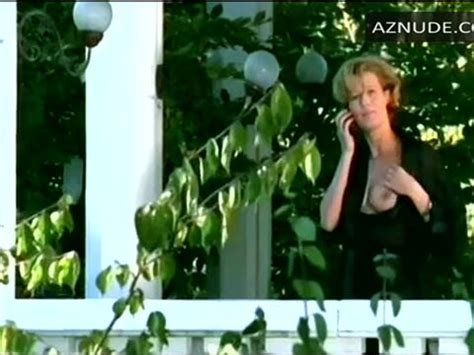 Suzanne Von Borsody Breasts Scenes In Liebe Und Weitere Katastrophen Upskirt Tv