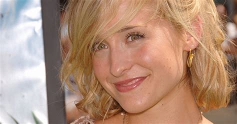 Smallville Actress Allison Mack Arrested For Her Role In An Alleged