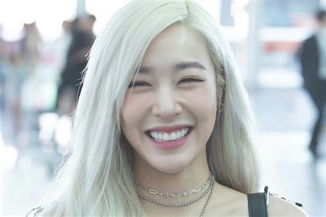 10 Photos Of Girls Generation Tiffany Youngs Gorgeous Eye Smile To Brighten Your Day Koreaboo